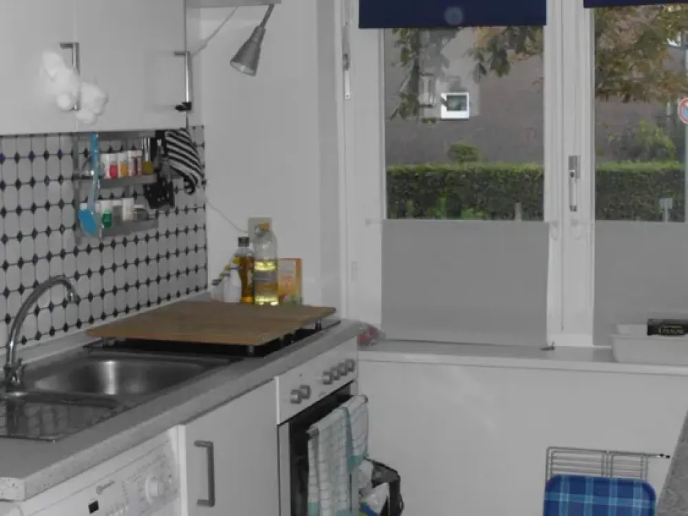 Renovierte 2,5 Zimmer Wohnung, Nähe Studio Hamburg u. EKZ-Tondo
