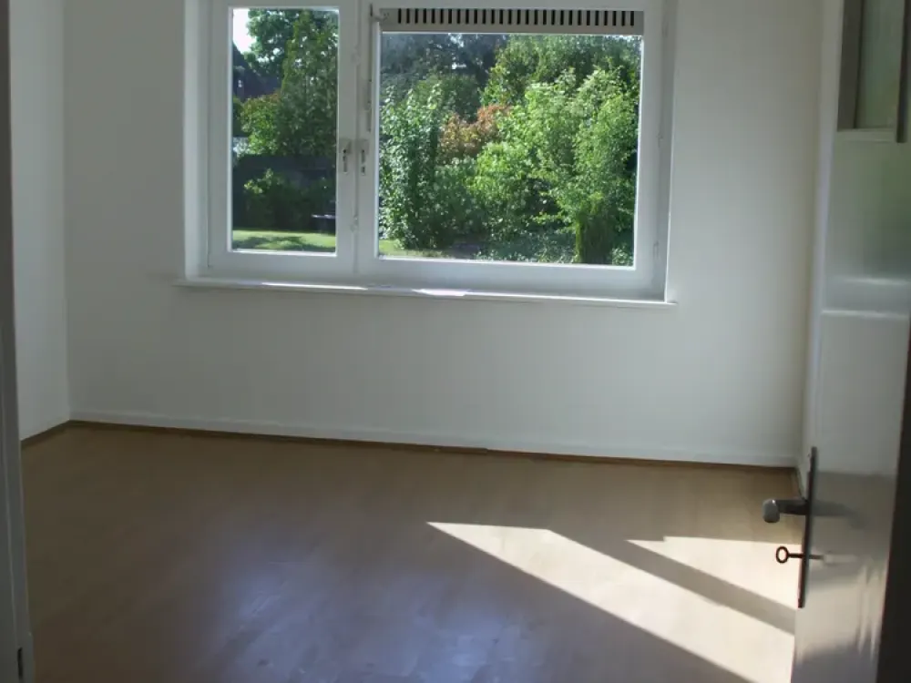 Renovierte 2,5 Zimmer Wohnung, Nähe Studio Hamburg u. EKZ-Tondo