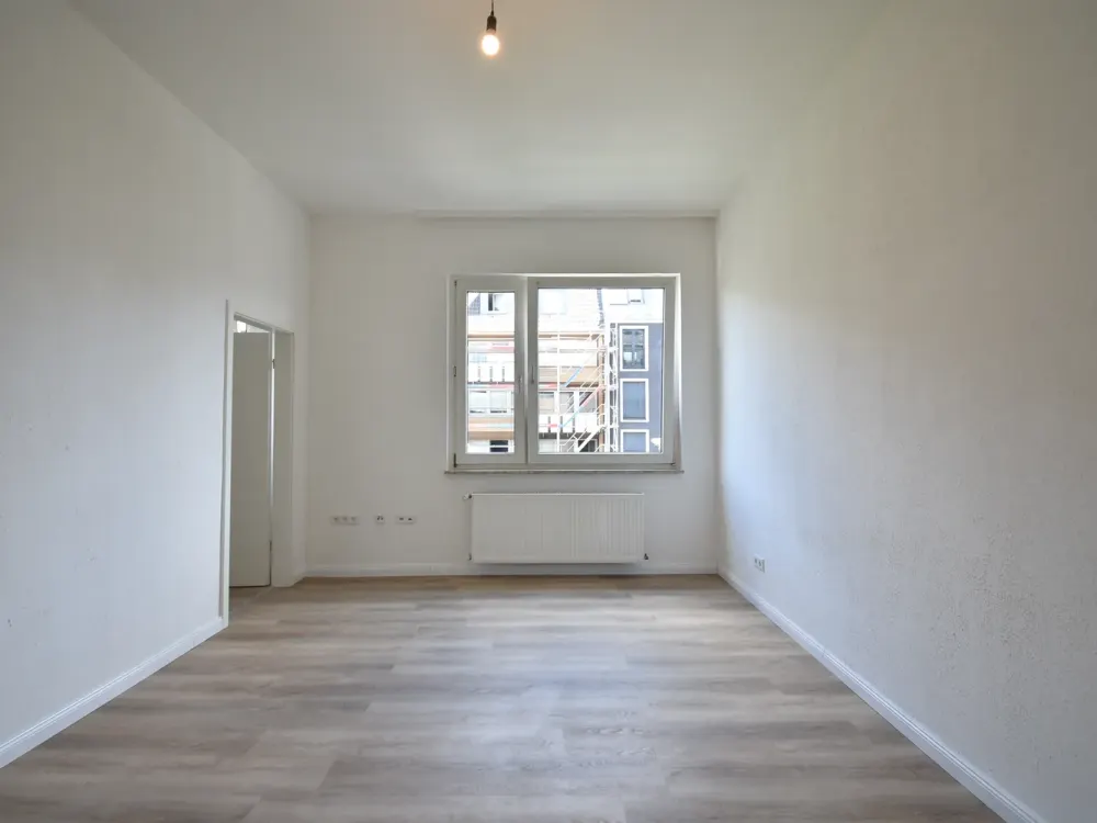 Frisch renoviert! Zentrale 2-Zi-Whg zu vermieten
