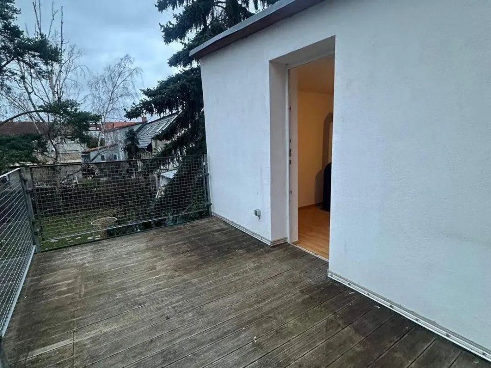 niedliche 1-Raumwohnung mit großer Terrasse, Kaminofen und EBK