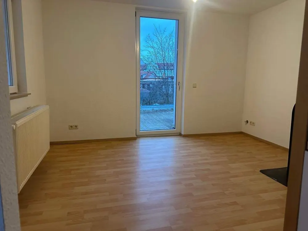 niedliche 1-Raumwohnung mit großer Terrasse, Kaminofen und EBK