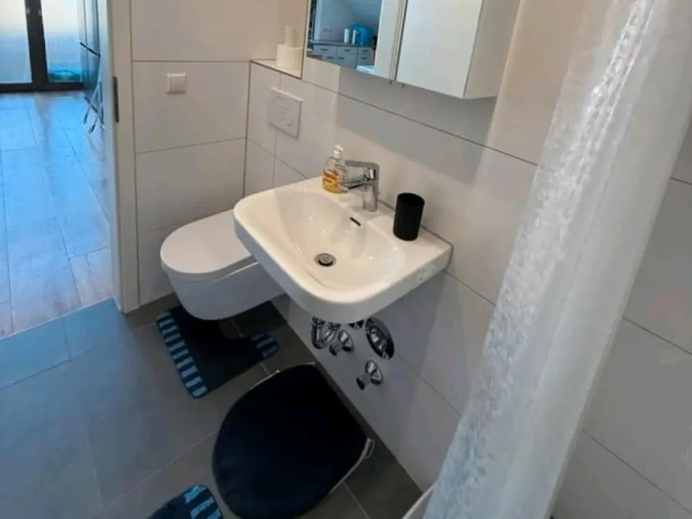 Schlafzimmermöbel Set: Kleiderschrank, Bett und Nachttisch