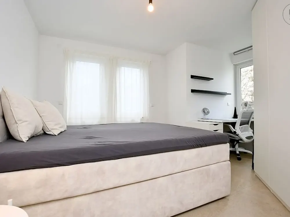 Tolle und hochwertig möblierte Wohnung mit Balkon und TG-Stellplatz in Winnenden