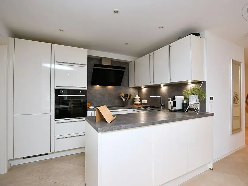 Tolle und hochwertig möblierte Wohnung mit Balkon und TG-Stellplatz in Winnenden