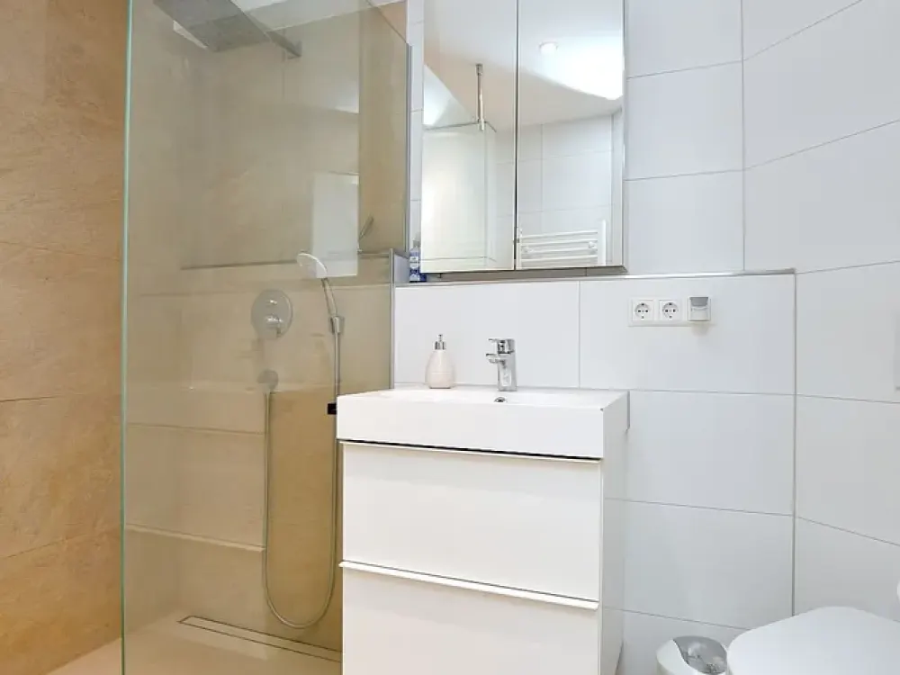 Tolle und hochwertig möblierte Wohnung mit Balkon und TG-Stellplatz in Winnenden
