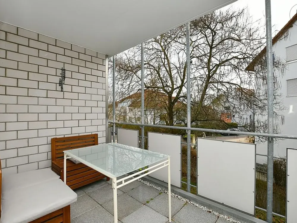 Tolle und hochwertig möblierte Wohnung mit Balkon und TG-Stellplatz in Winnenden