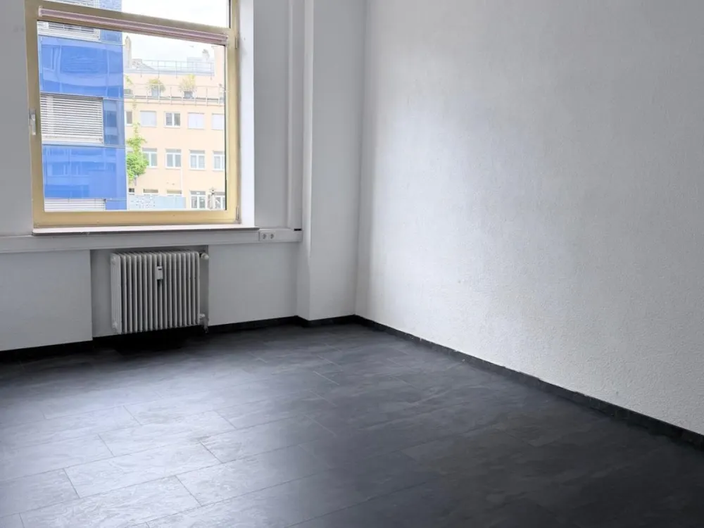 Helle 5-Zimmer-Wohnung mit 140 m² in bester Innenstadtlage von Sa