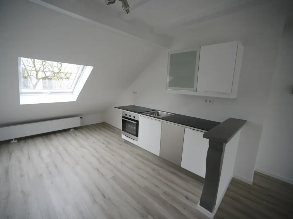Wunderschöne Dachgeschosswohnung in bester Lage in Pempelfort!
