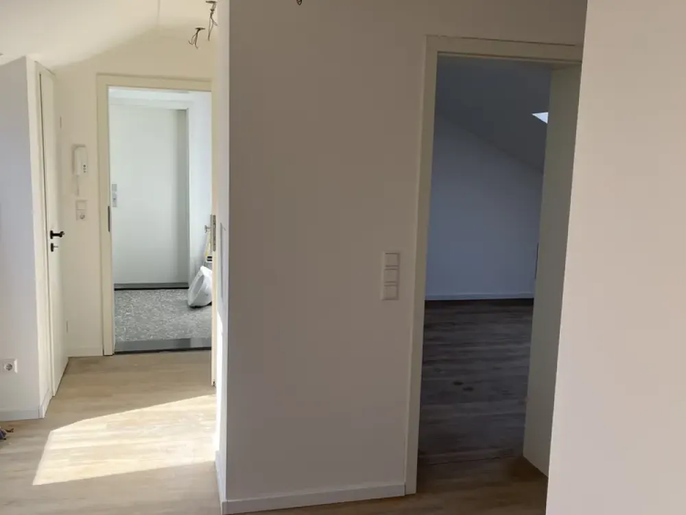Helle 2-Zimmer-Dachgeschosswohnung zum Erstbezug