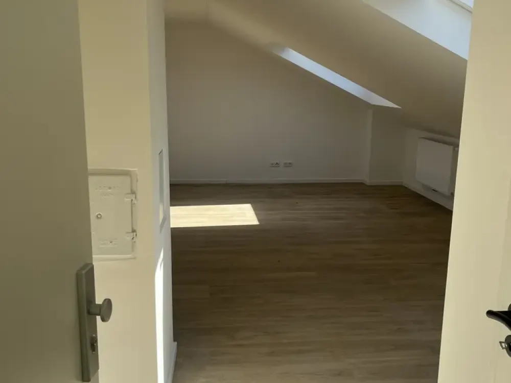 Helle 2-Zimmer-Dachgeschosswohnung zum Erstbezug