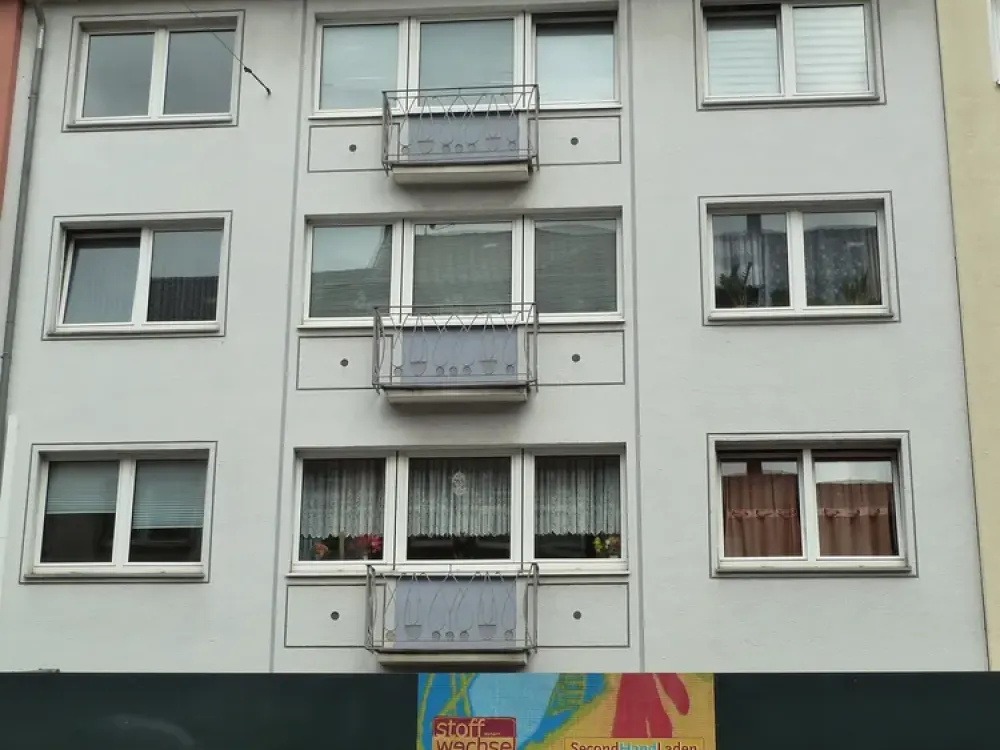 ruhig und doch zentral gelegen - Wannenbad -