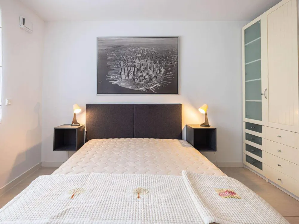***Gallusviertel*** Moderne Möblierte 2 Zi. Wohnung