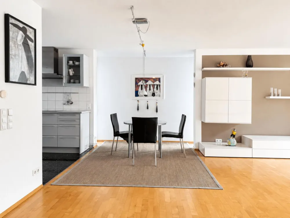 Wohnen im Herzen der Stadt: 5-Zimmer-Maisonette in ruhiger Innenhoflage