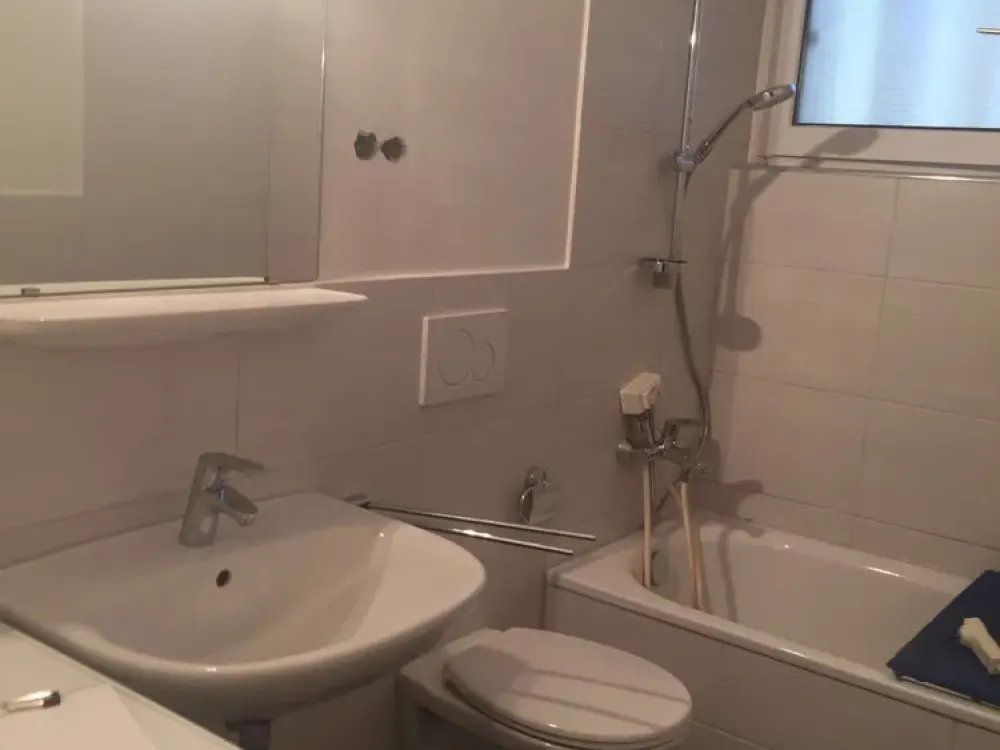 Ruhige 3-Zimmer-Wohnung im 1. OG mit Balkon im Grünen nahe Urdenbach (Provionsfrei)