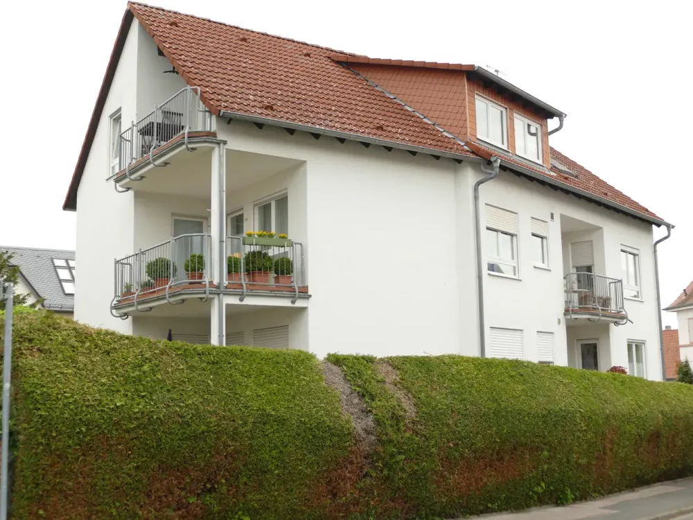 Gemütliche und helle 3-Zimmer-DG-Wohnung in Bad Homburg | Balkon + TG Stellplatz