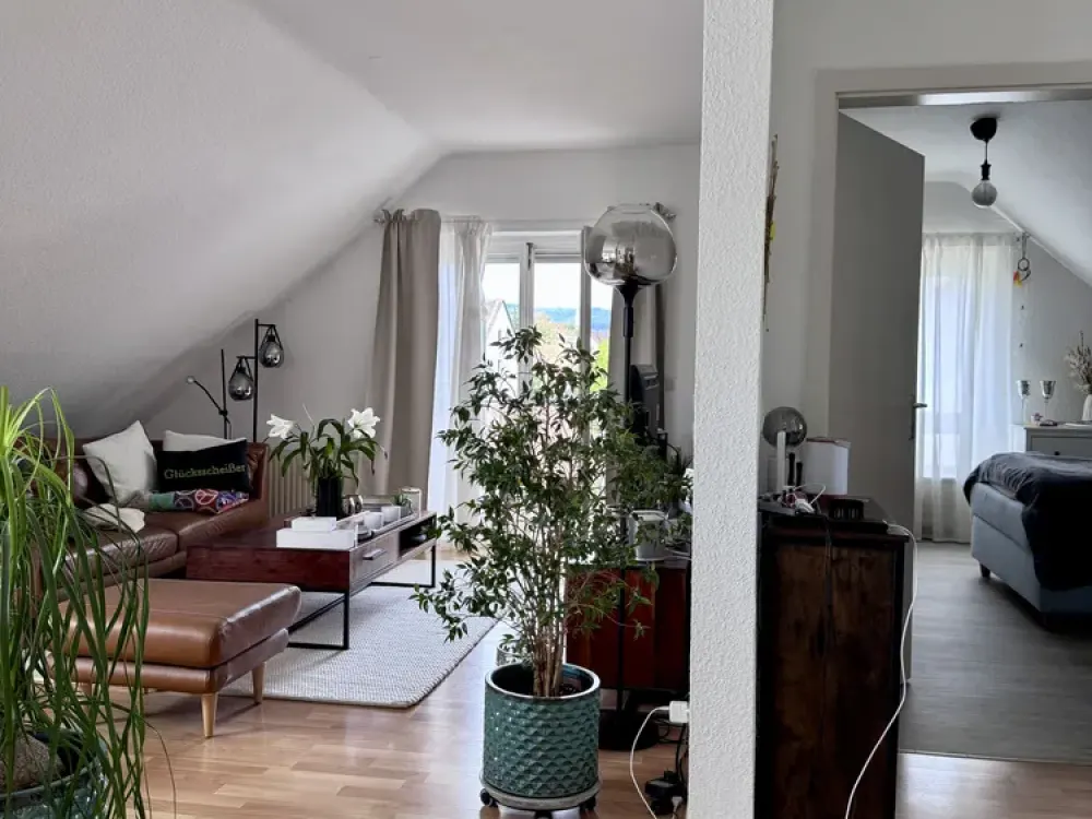 Gemütliche und helle 3-Zimmer-DG-Wohnung in Bad Homburg | Balkon + TG Stellplatz