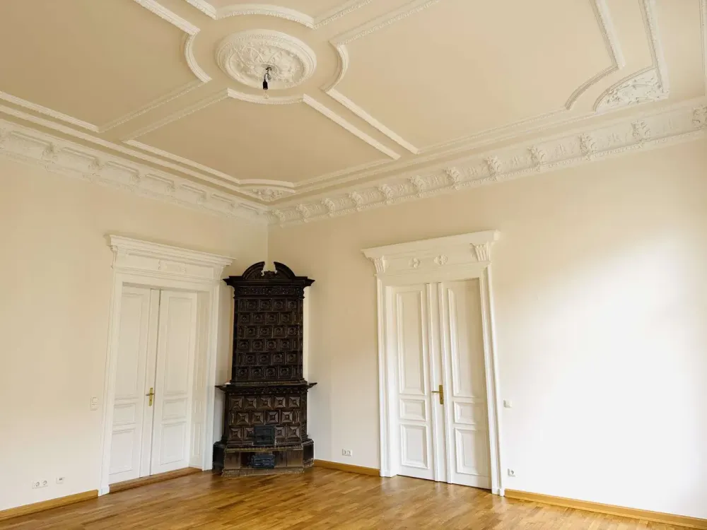 DREAMLIKE SPACIOUS 6-ROOM APARTMENT WITH 3 BATHROOMS, 2 BALCONIES AND OWN PARKING SPACE