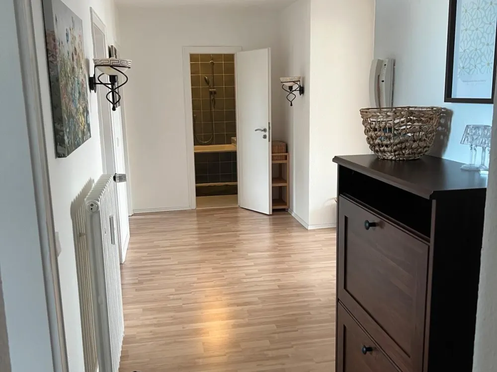 3 Zimmer Wohnung/ Nähe Sana-Klinik/ Nähe S1 Haltestelle