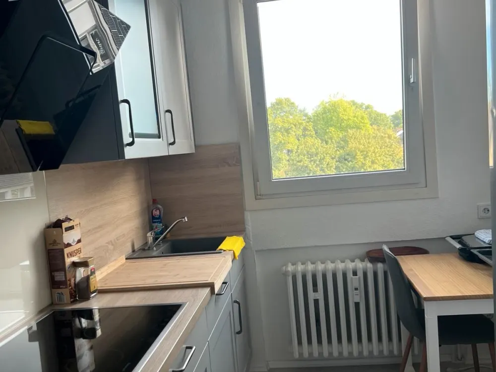 3 Zimmer Wohnung/ Nähe Sana-Klinik/ Nähe S1 Haltestelle