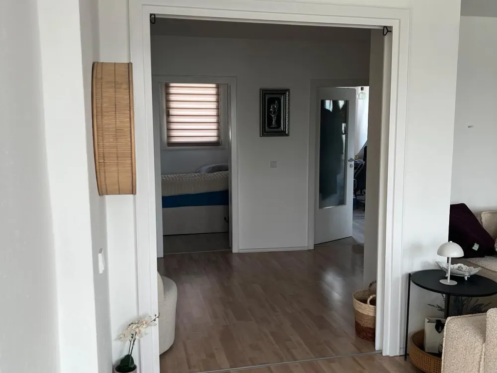 3 Zimmer Wohnung/ Nähe Sana-Klinik/ Nähe S1 Haltestelle