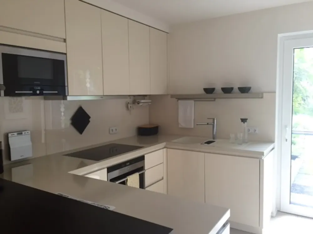 Königsdorf, exklusive u. moderne 3 Zi.-Gartenwohnung, Blick ins Grüne, ruhige Lage, Aufzug!