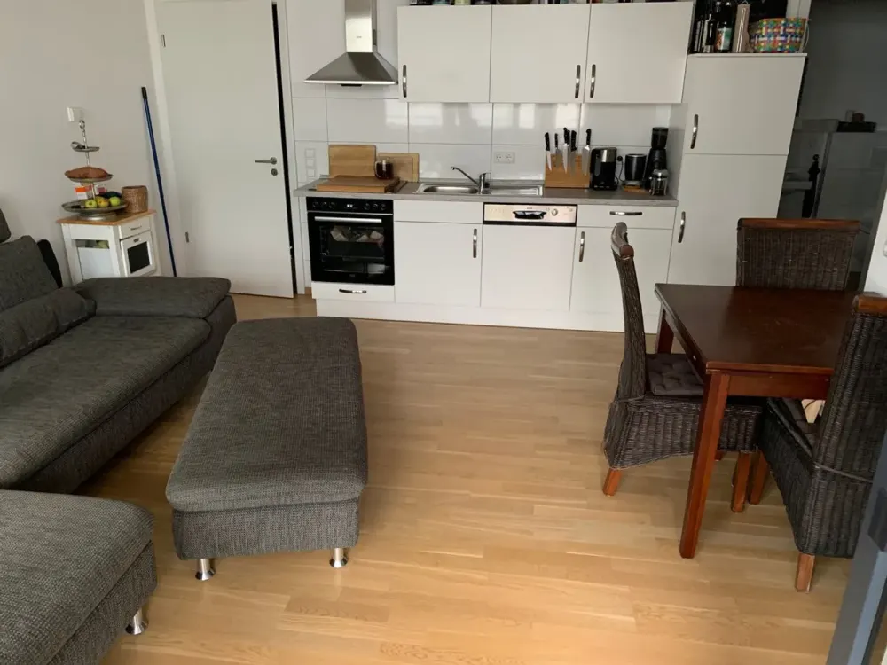 Helle und Geschmackvolle 2-Raum-Wohnung mit Balkon und EBK in Kornwestheim
