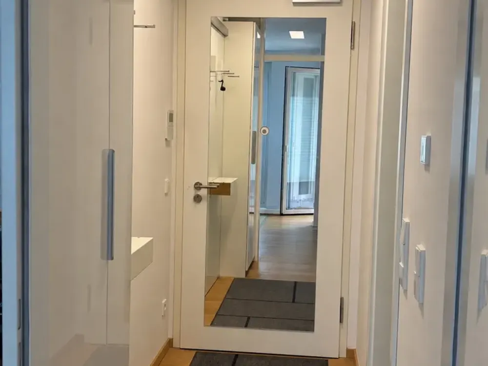 Moderne, vollmöblierte 1,5-Zimmer-Wohnung mit Terrasse im „Living Isar“
