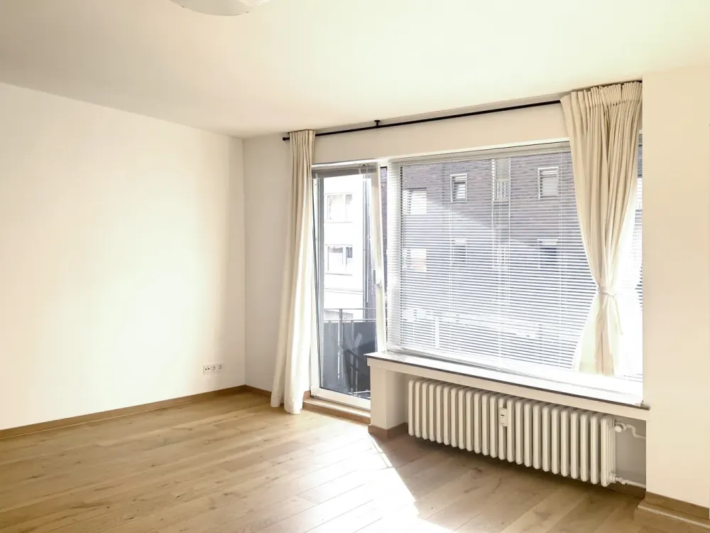 Stylish 1-Room Apartment with Balcony in Pempelfort