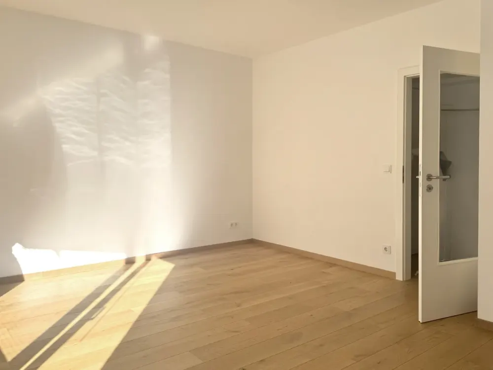 Stylish 1-Room Apartment with Balcony in Pempelfort
