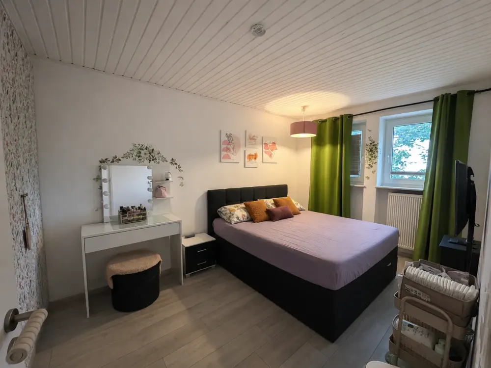 Befristet für 1 Jahr mit Verlängerungsmöglichkeit auf bis zu 2 Jahre: Möblierte 3-Zimmer-Wohnung