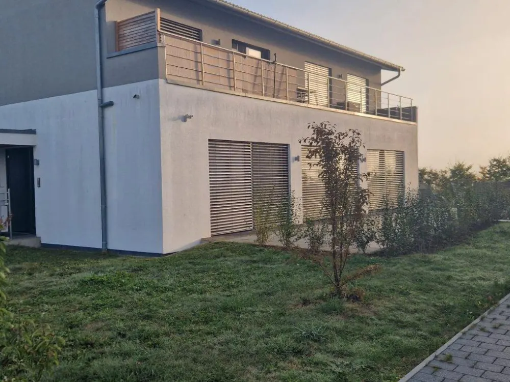 Bright Living with Fitted Kitchen, Terrace and Parking Space