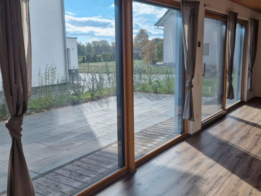 Bright Living with Fitted Kitchen, Terrace and Parking Space