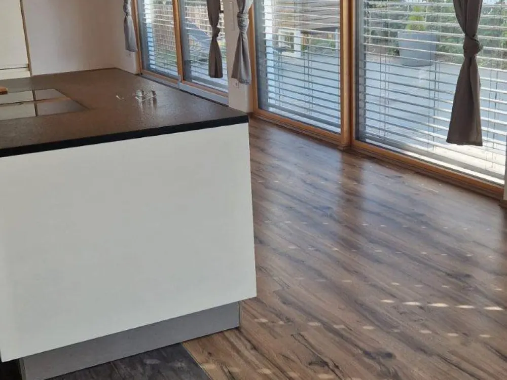 Bright Living with Fitted Kitchen, Terrace and Parking Space