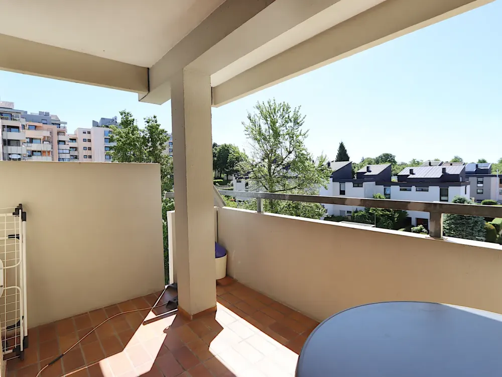 Attraktive 2-Zimmer-Wohnung mit Balkon, Aufzug & TG-Stellplatz in Ludwigsbur-Neckarweihingen