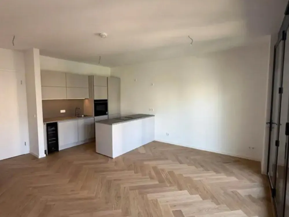 Heart of Friedrichshain: 2/3-room newly built loft with balcony