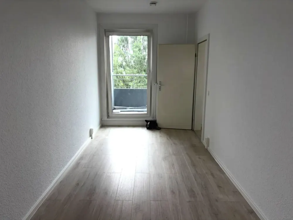 Helle Wohnung in Hohenschönhausen freut sich auf neue Mieter!