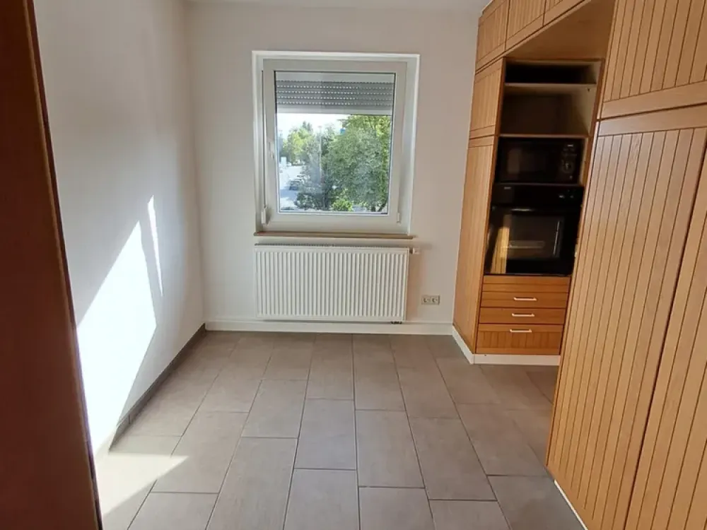 Exklusive 4-Raum-Wohnung mit Einbauküche in Neustadt