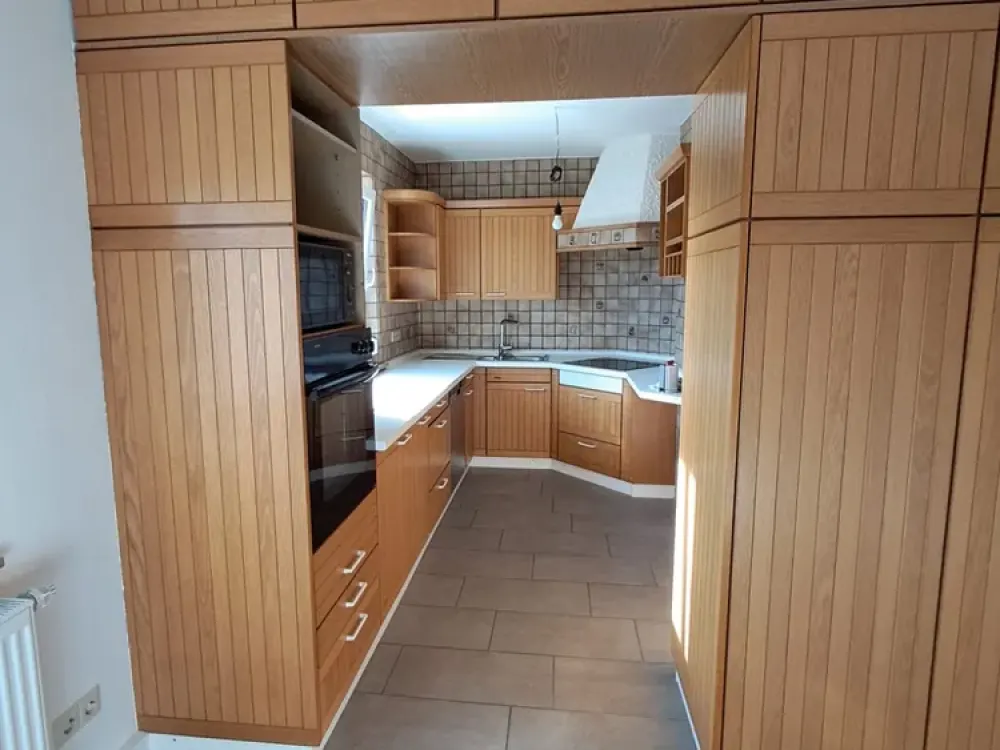 Exklusive 4-Raum-Wohnung mit Einbauküche in Neustadt