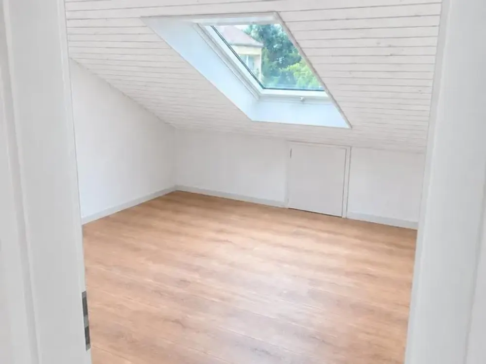 3 Zimmer Dachgeschosswohnung in ruhiger Lage in Friedrichshafen