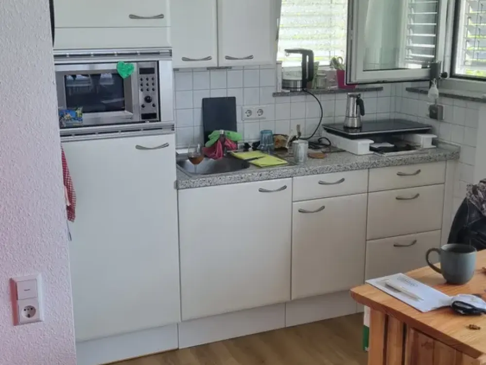 شقة مكونة من غرفتين مُعتنى بها في مركز رعاية المسنين Rösselsbrünnle، خالية من الحواجز، مطبخ مجهز، موقف سيارات تحت الأرض