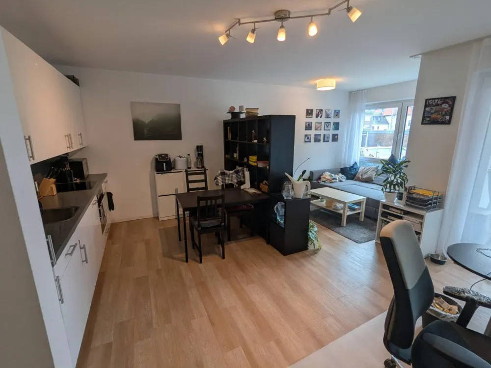 Helle 2-Zimmer-Neubauwohnung mit Balkon & Einbauküche