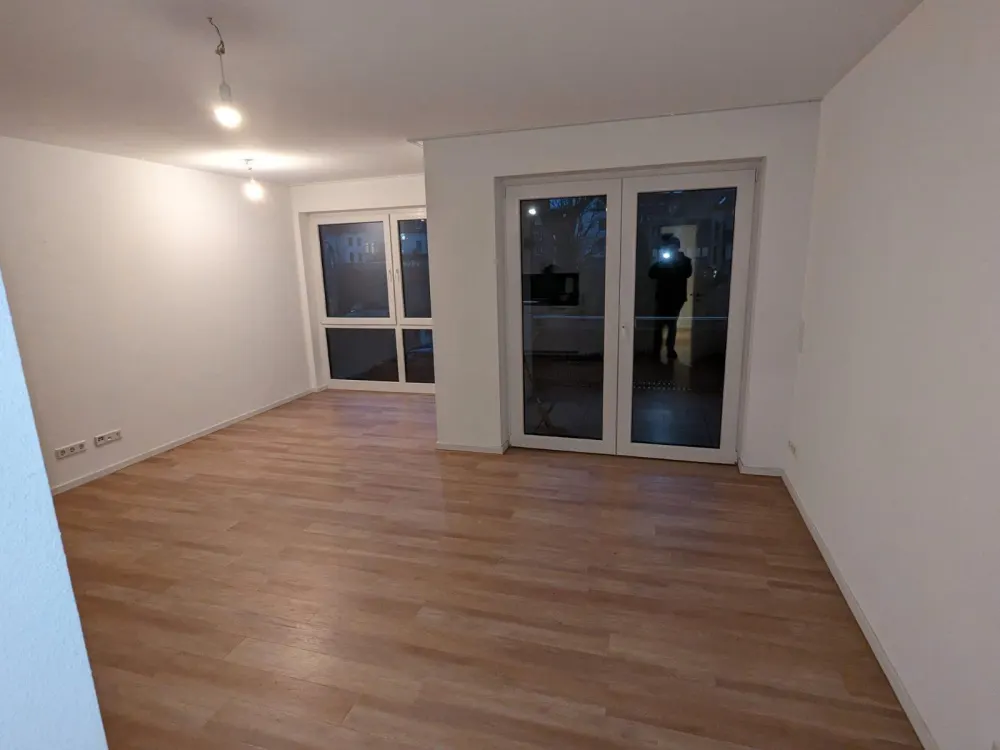 Helle 2-Zimmer-Neubauwohnung mit Balkon & Einbauküche