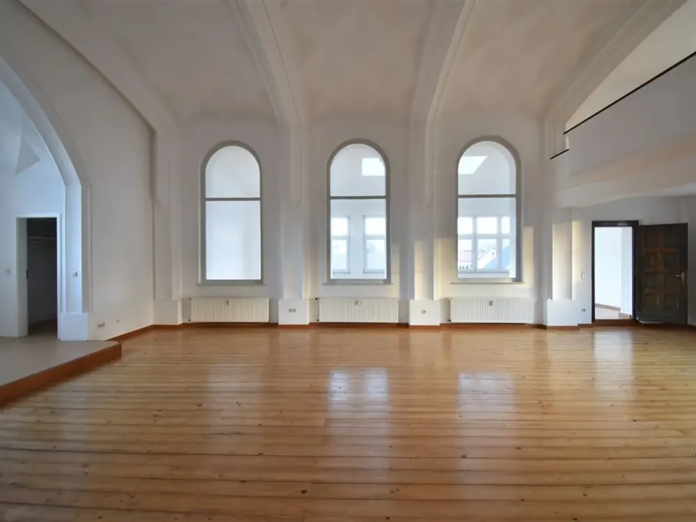 Ehemalige Kappelle! Großzügige 3-Zimmer-Whg zu vermieten
