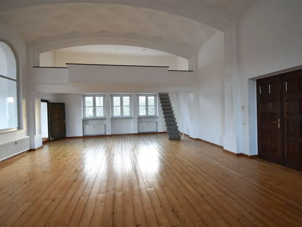 Ehemalige Kappelle! Großzügige 3-Zimmer-Whg zu vermieten