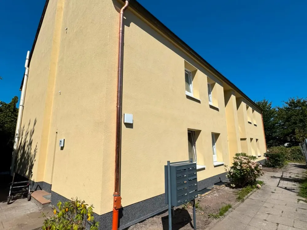 100471 - Frisch sanierte Dachgeschosswohnung in Pinneberg