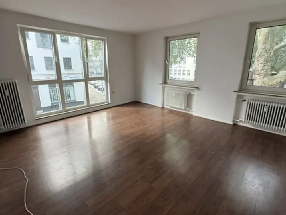 Zentraler Wohnraum in Bremen: Saniertes 4-Zimmer-Apartment