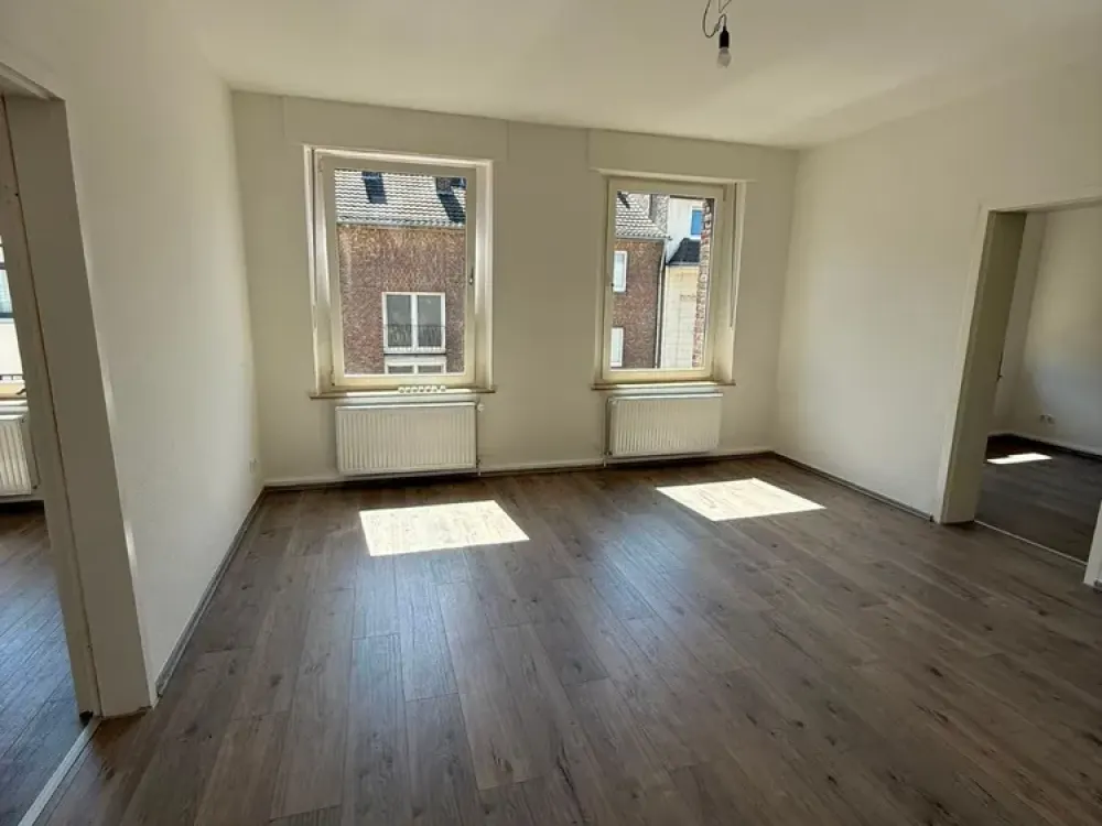 Schöne 4 Zimmer Wohnung mit Charme!