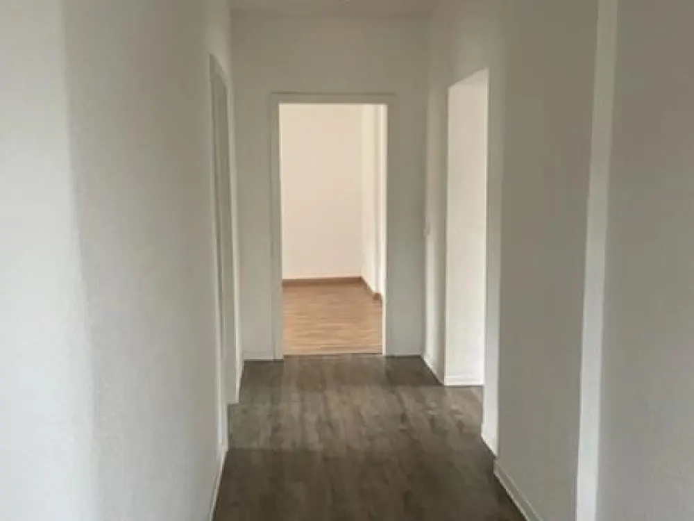 Schöne 3-Zimmerwohnung mit modernisierten Tageslichtbad und Laminat...