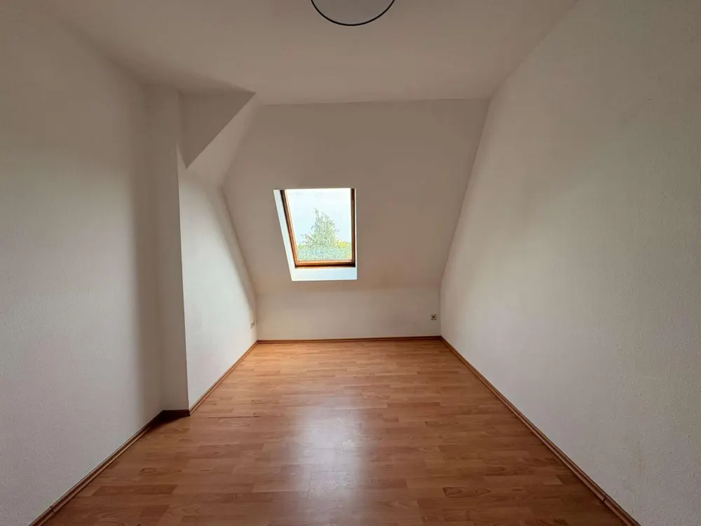 Wohnen über den Dächern: 3-Zimmer-DG-Wohnung mit Balkon!