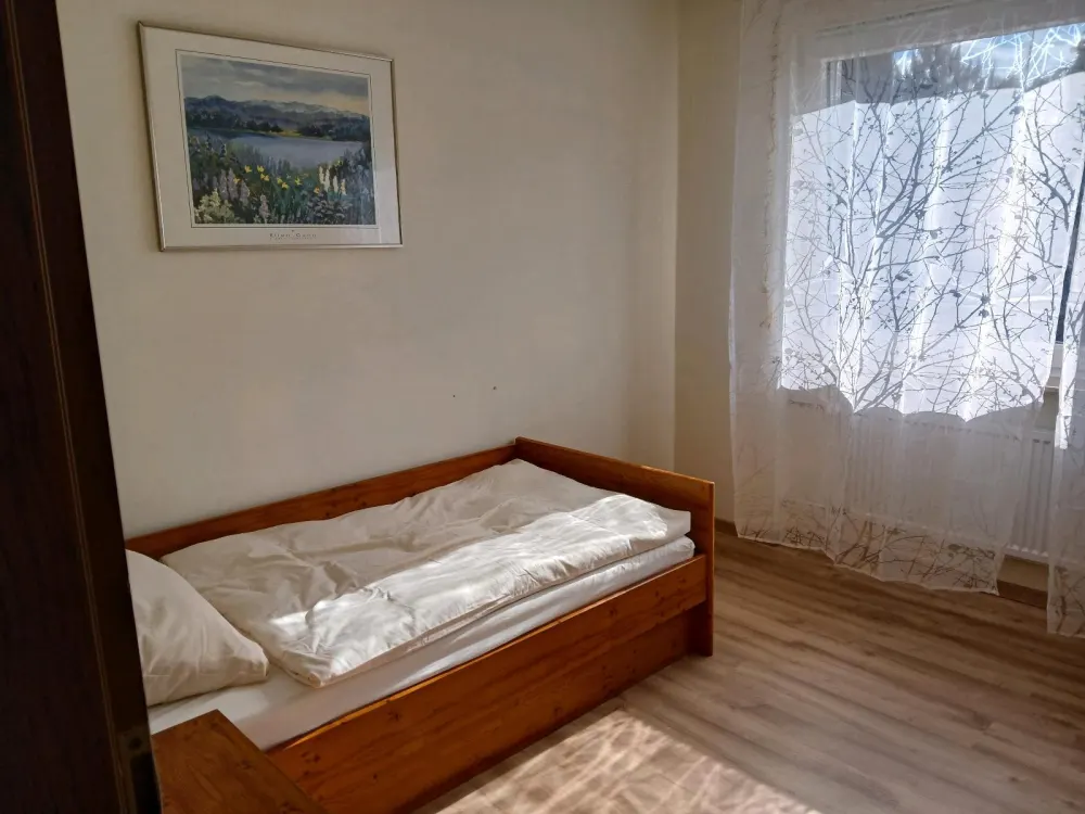 Zimmer (1-2 Pers.) inkl. Bad, Bad Homburg (Kirdorf) zu vermieten